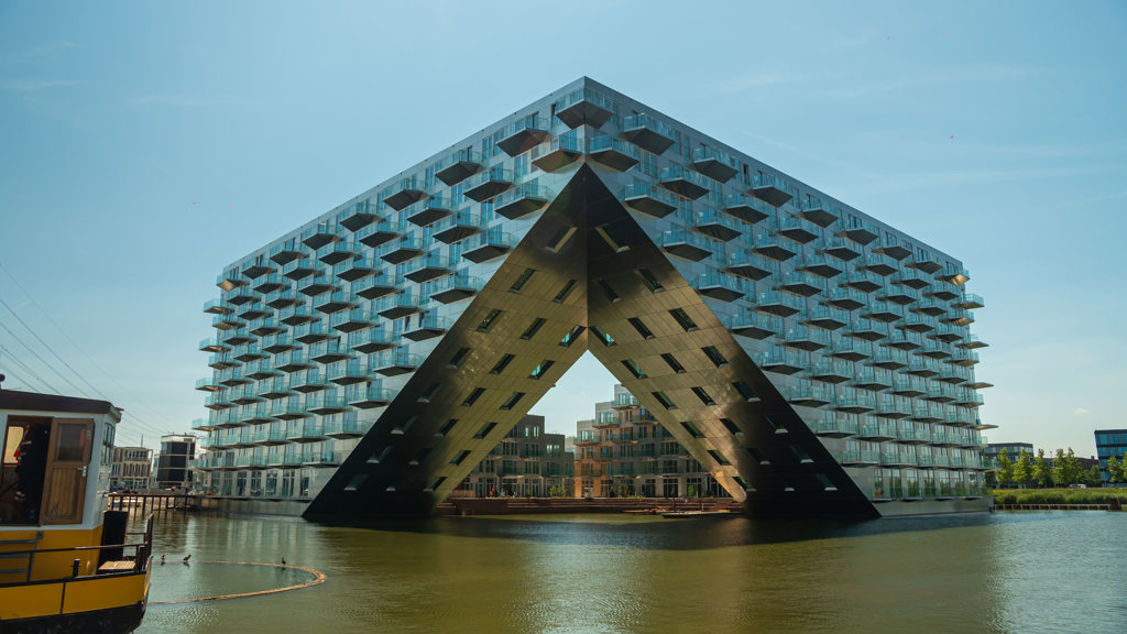 Aluminum façade of the Sluishuis building made of Speira aluminum.