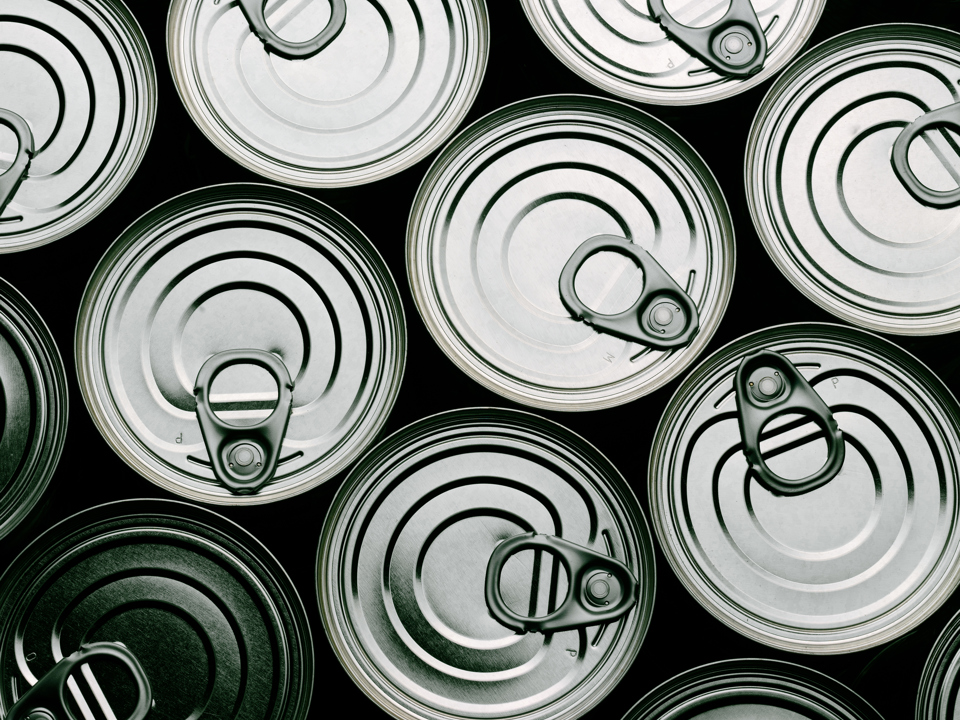 Aluminium cans for food packaging.