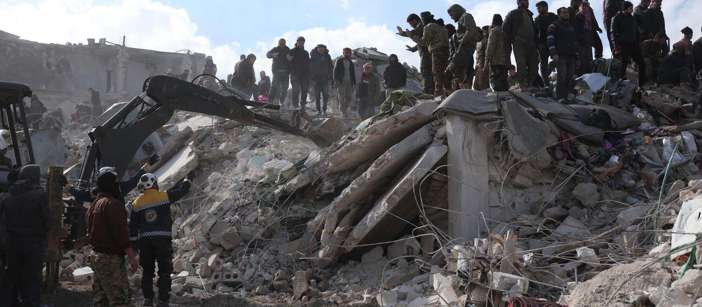 “Doctors Without Boarders” helping people in need after an earthquake.