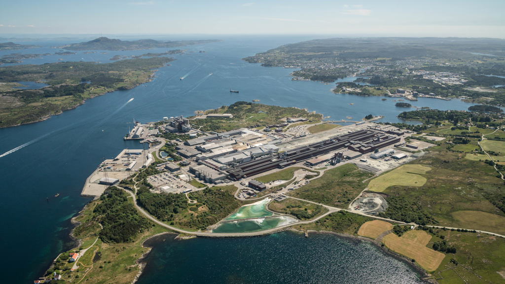 Speira’s plant in Karmøy, seen from a bird’s eye view on a sunny day.